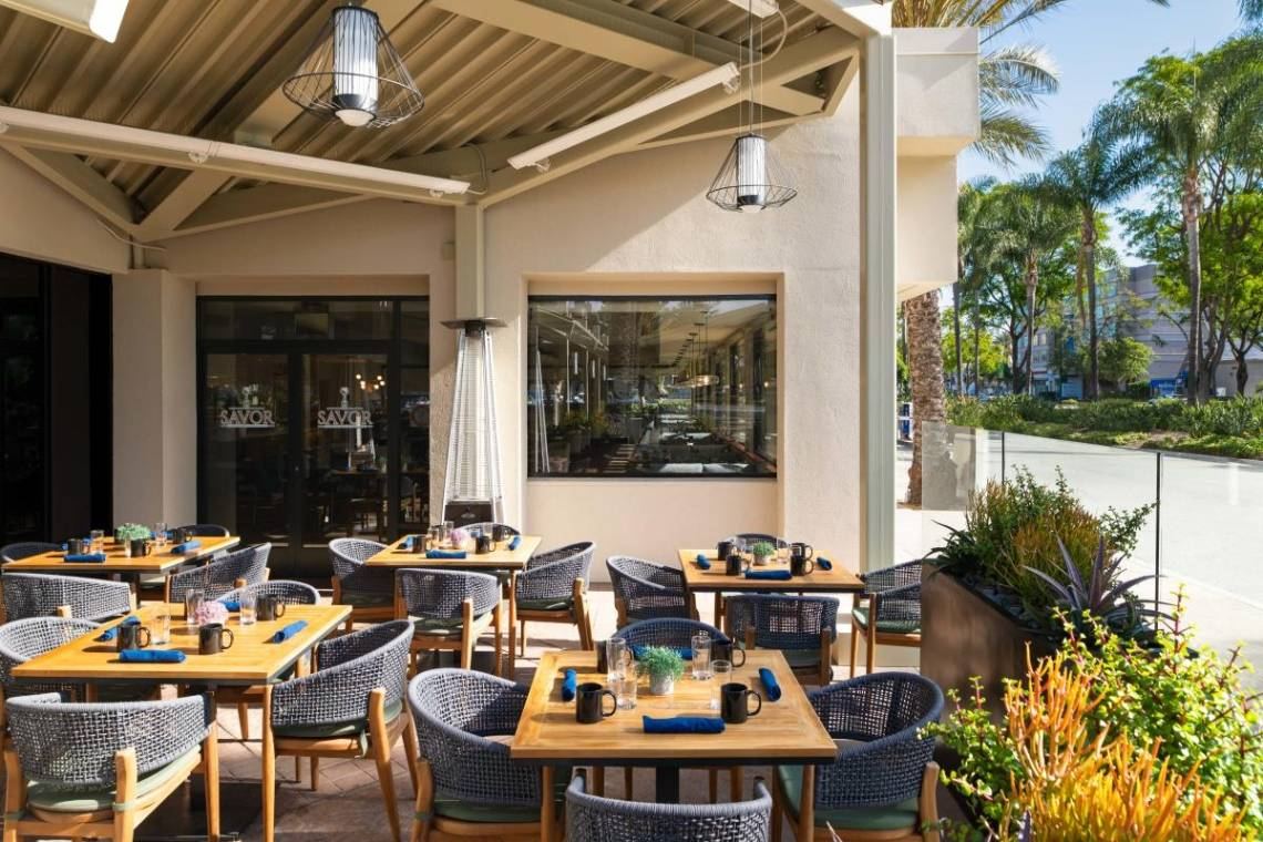 SAVOR Stone Hearth Pizza & Wine restaurant in Anaheim, California