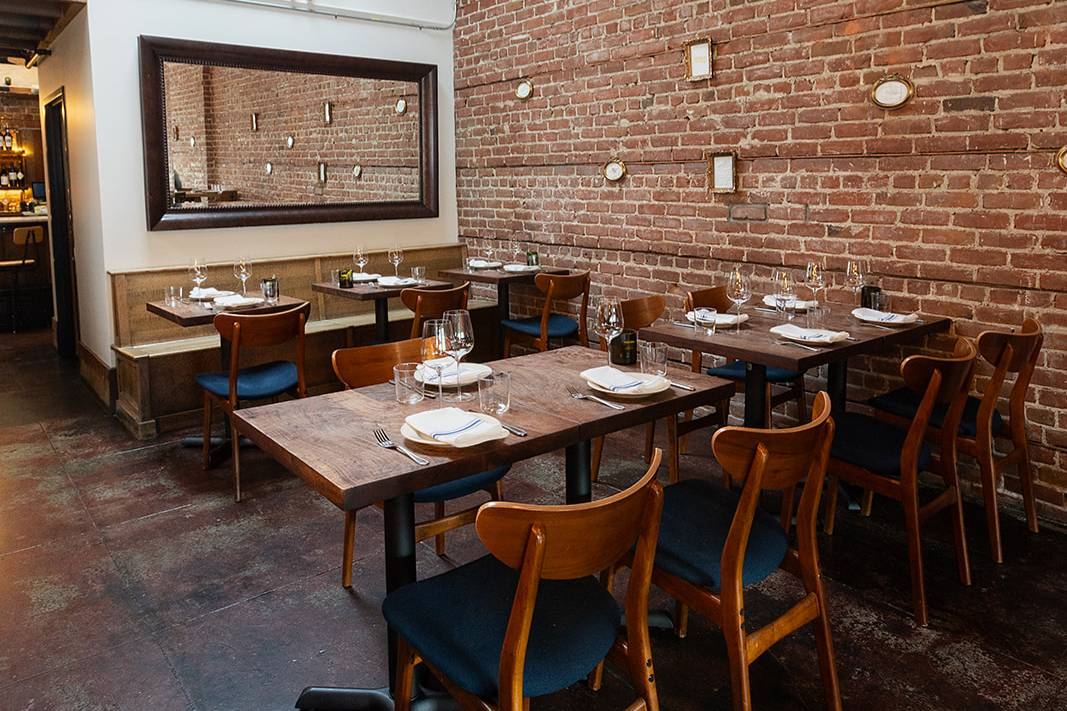 Top restaurants in Oakland, California with unique flavors of the local cuisine and food experiences