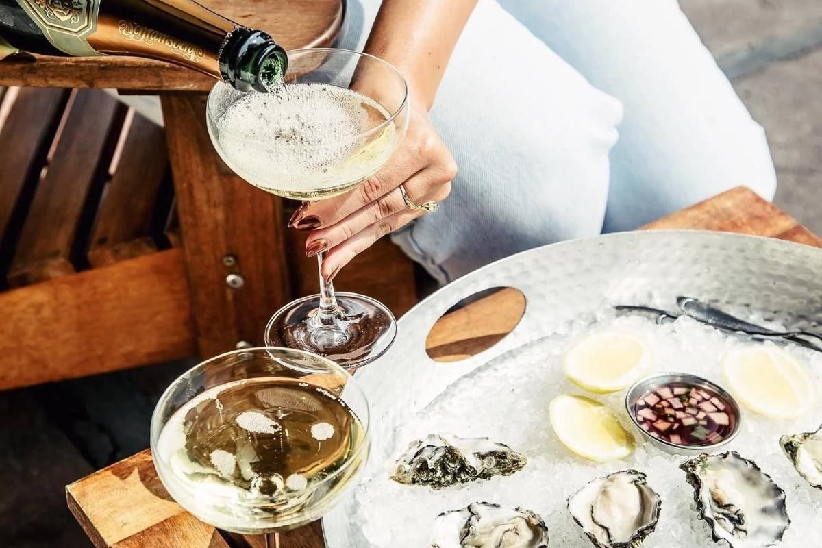 Top restaurants in Palo Alto, California, including the most sought-after restaurants in downtown and around University Avenue and Stanford