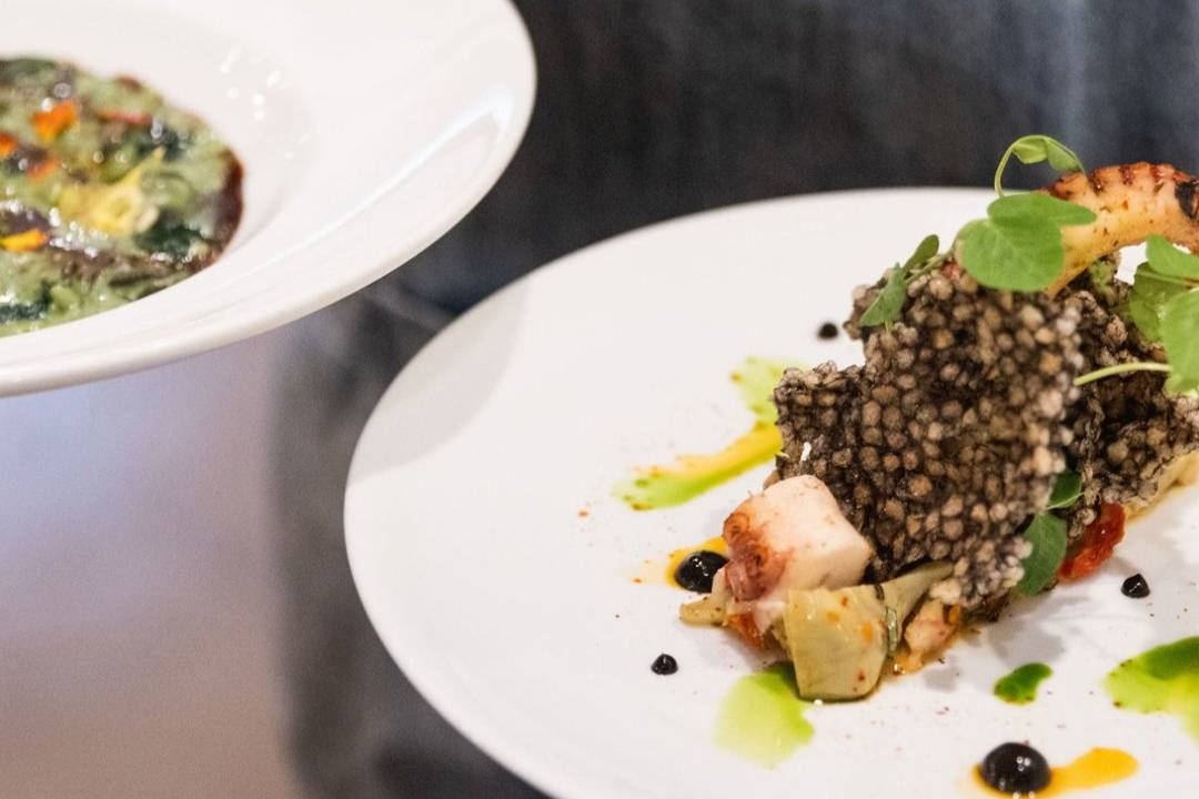 Best restaurants in Paso Robles, CA, including downtown dining, local cuisine, winery restaurants, and Central Coast food venues.