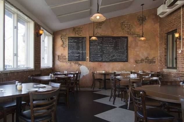 Tufano's Vernon Park Tap restaurant in Chicago, Illinois