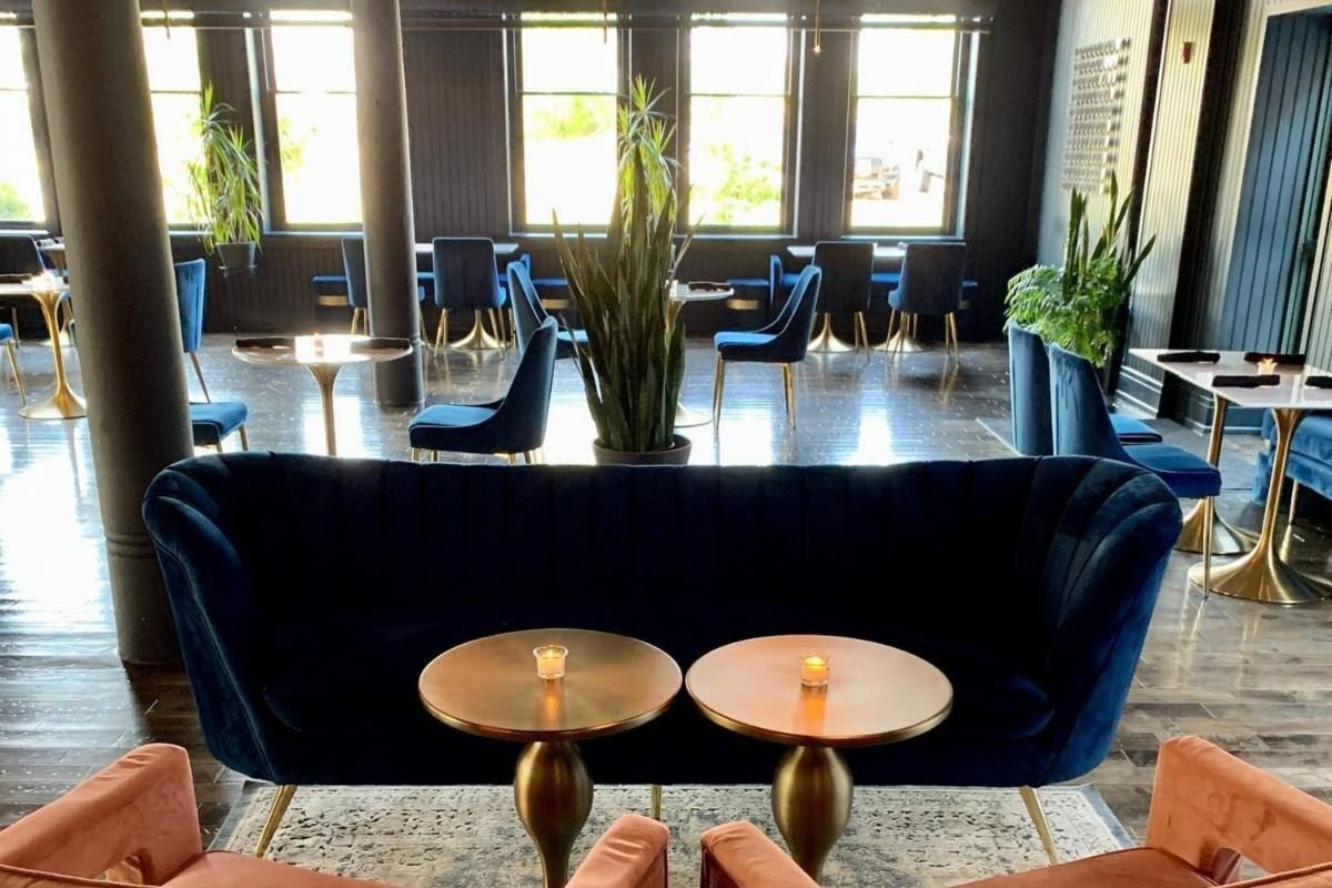 Waxlight Bar à Vin restaurant in Buffalo, New York