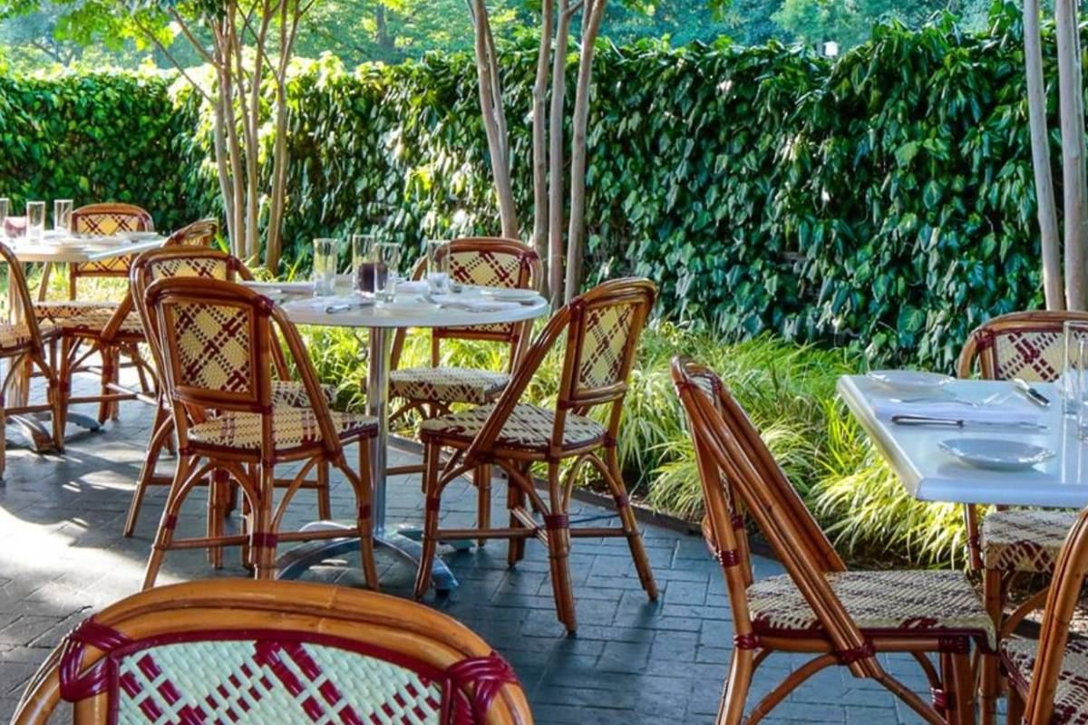 East Hampton, NY: Best Restaurants With Fresh Seafood, Italian, Waterfront, and Top-Rated Hamptons Food Eateries