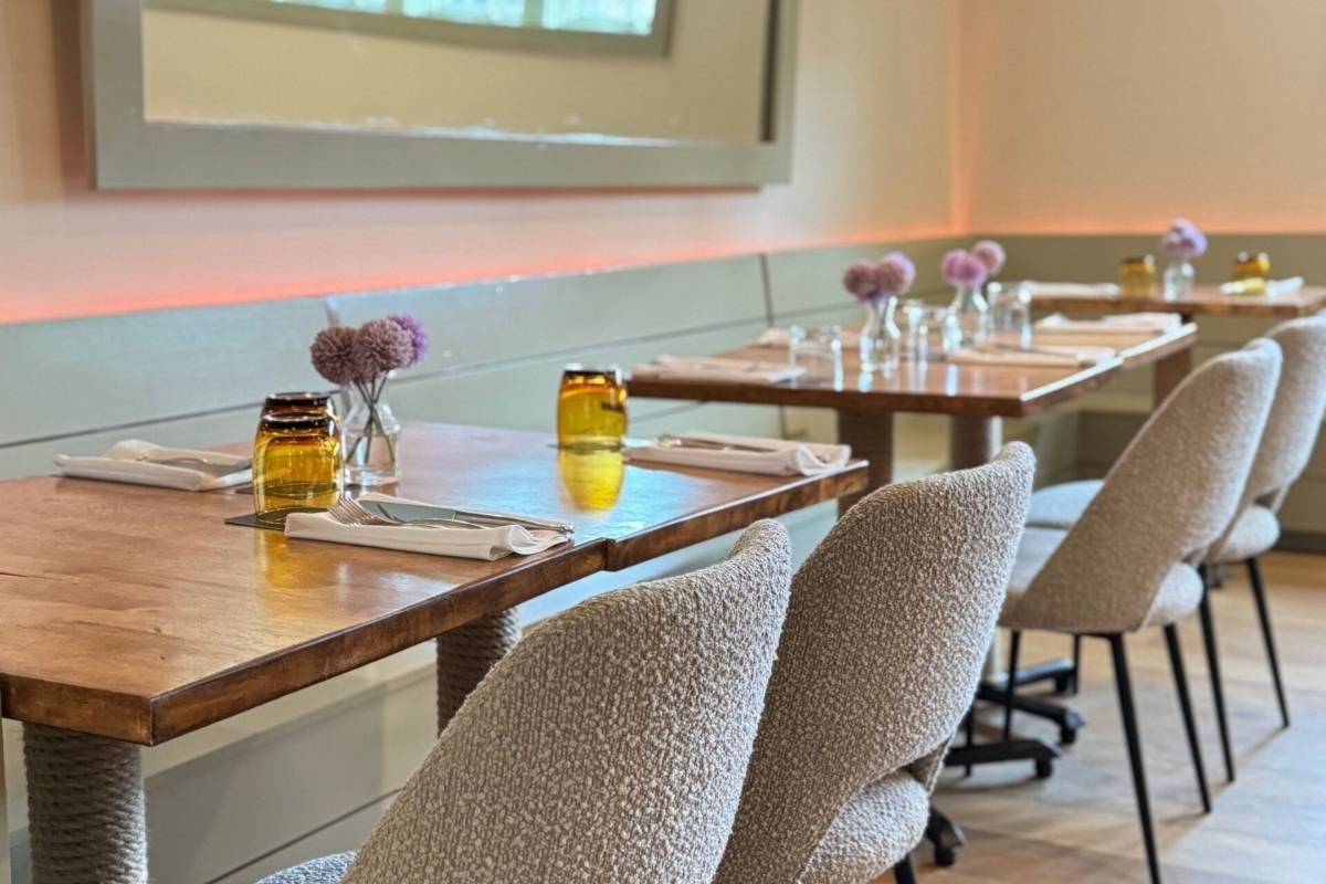 Top restaurants of Greenport, NY, serving fresh seafood, oysters, waterfront dining, and views of the North Fork harbor