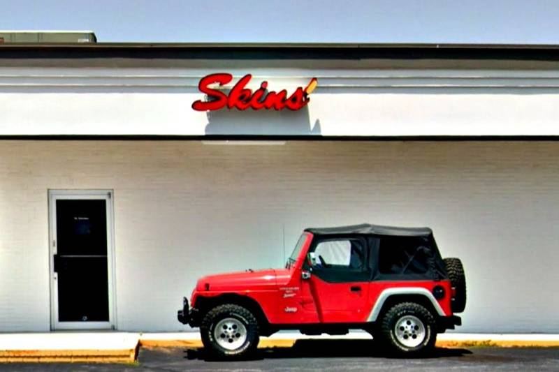 Skins' Hotdogs restaurant in Seneca, South Carolina